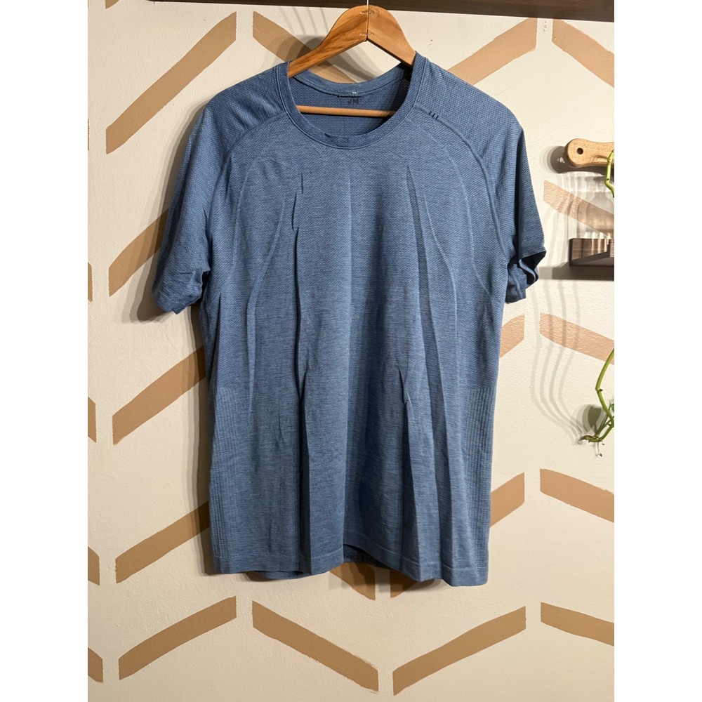 Lululemon Metal Vent Tech T-Shirt Mens Size Medium Blue Short Sleeve Athletic